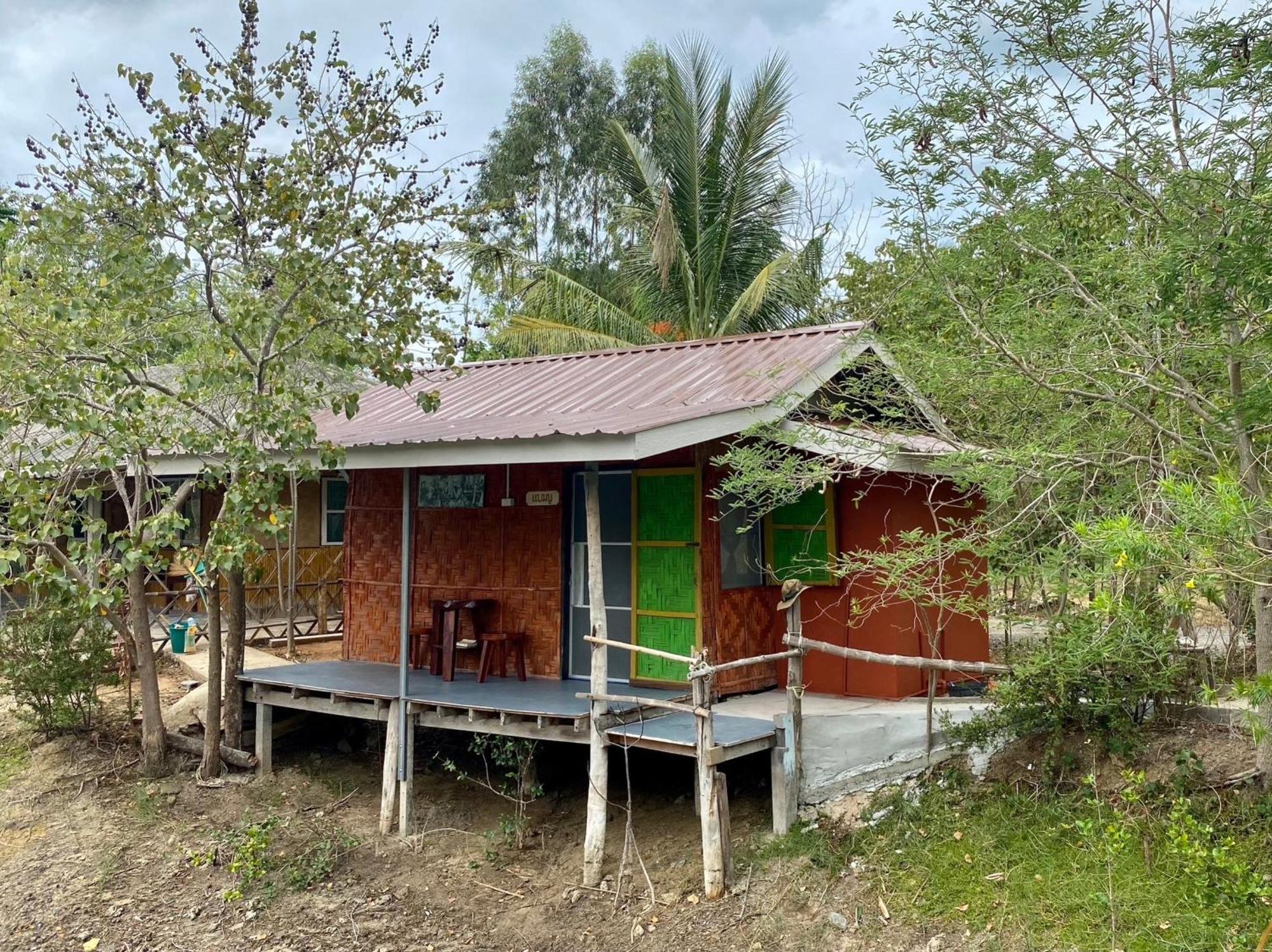 Numpu Baandin Hotel Sam Roi Yot Exterior photo