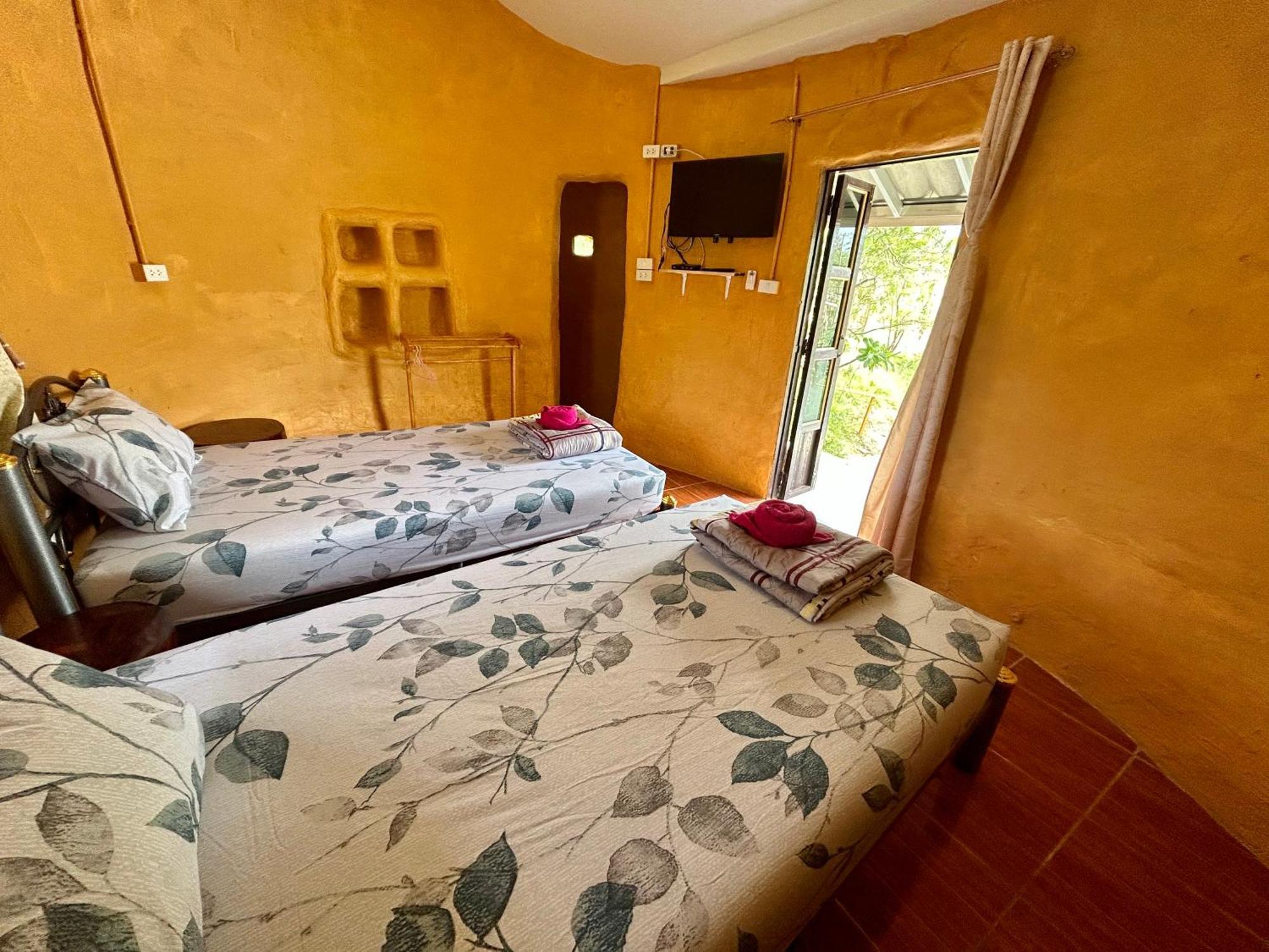 Numpu Baandin Hotel Sam Roi Yot Exterior photo